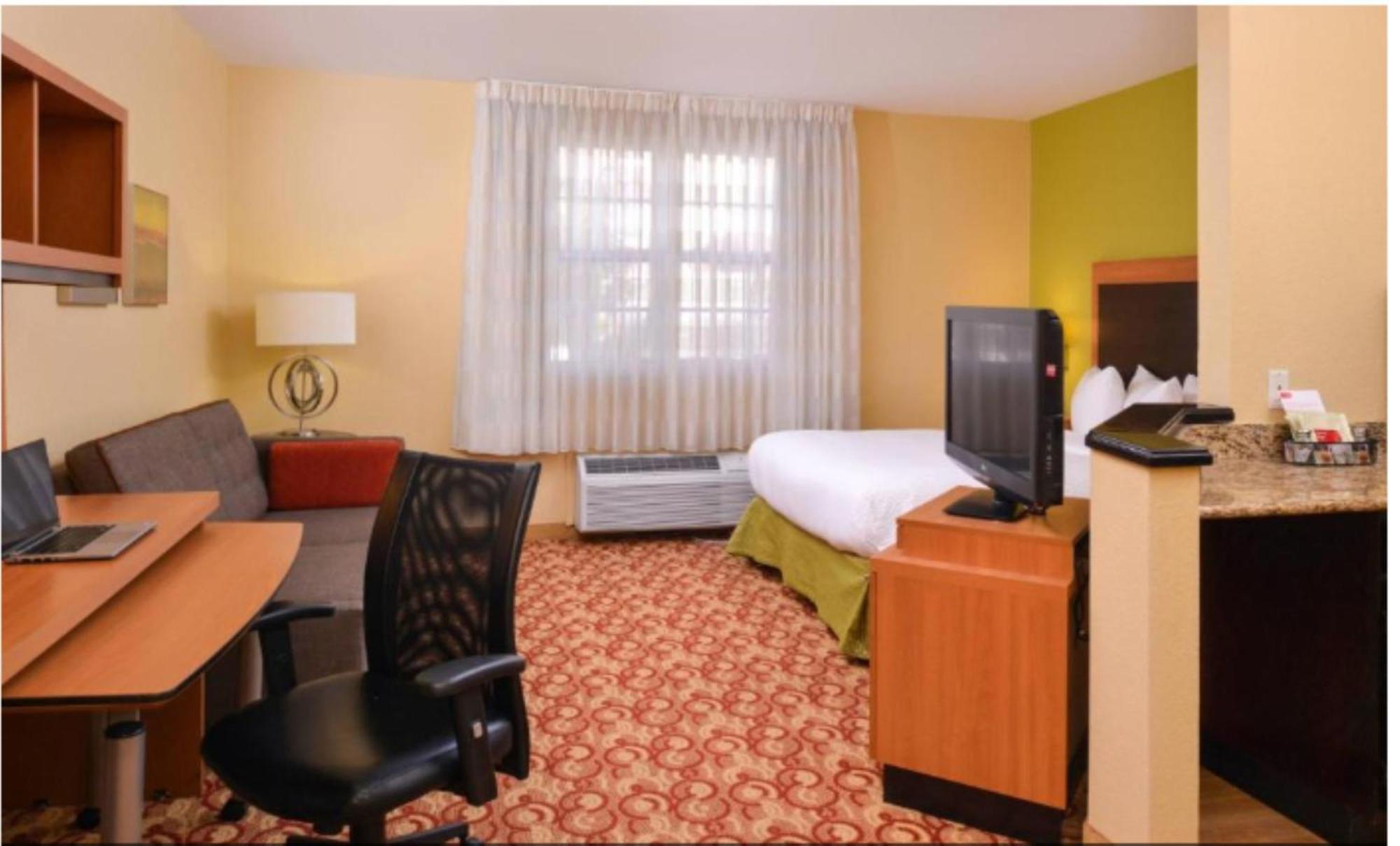 Candlewood Suites Miami - Doral By Ihg Tamiami Экстерьер фото